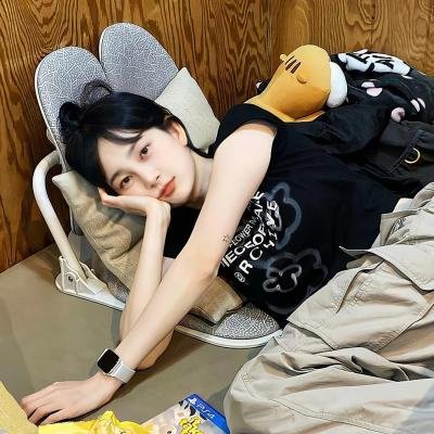 陪她一会儿